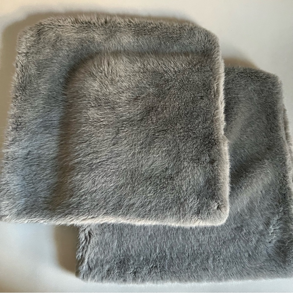 2 RH ULTRA FAUX FUR PILLOW COVERS Shams 22x22 - Picture 2 of 12